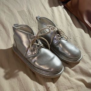 Silver Metallic Neumel Uggs